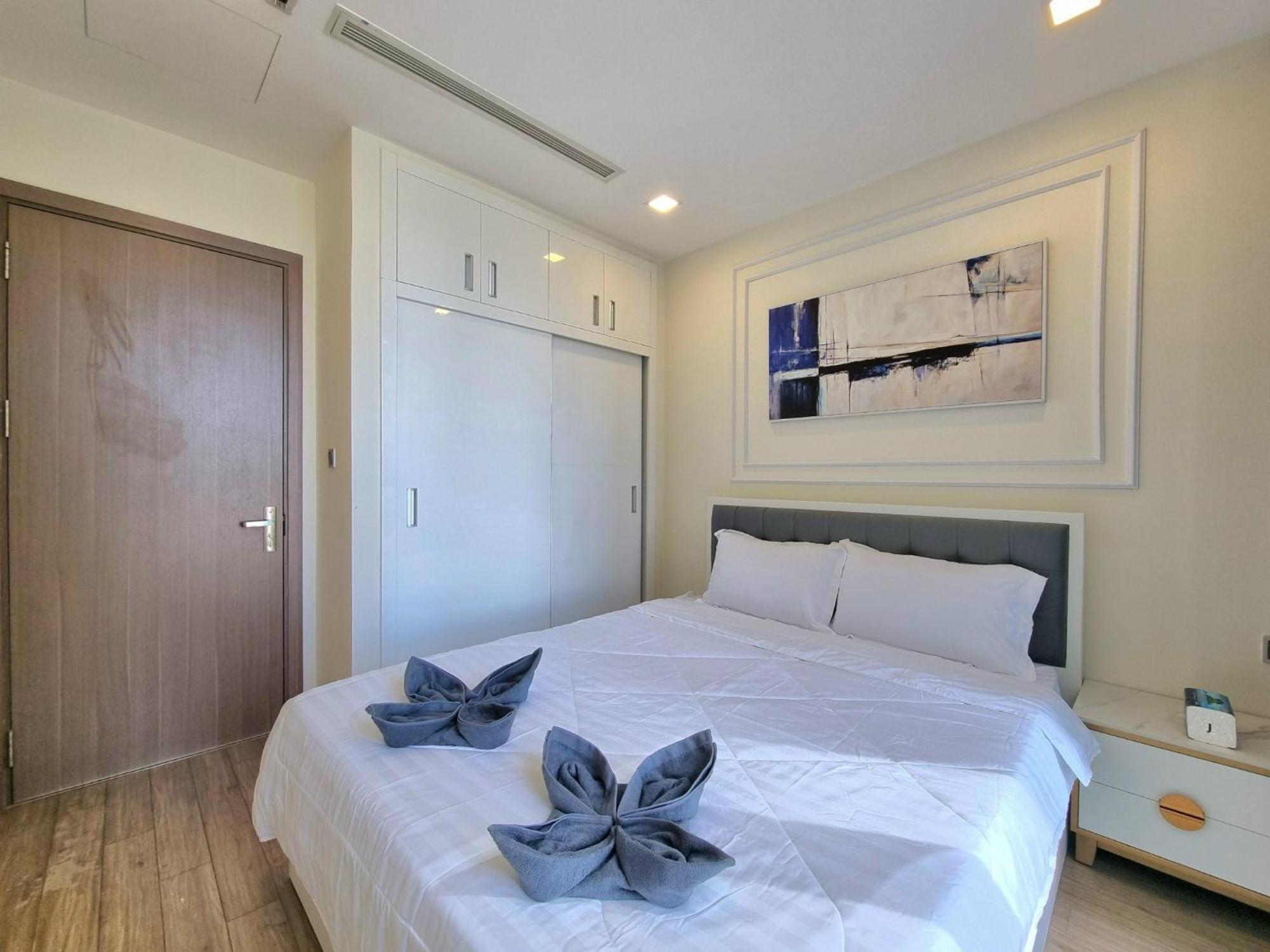Apartment Vinhome Park *